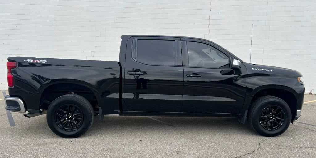 Used 2021 Black Chevrolet LT image 7