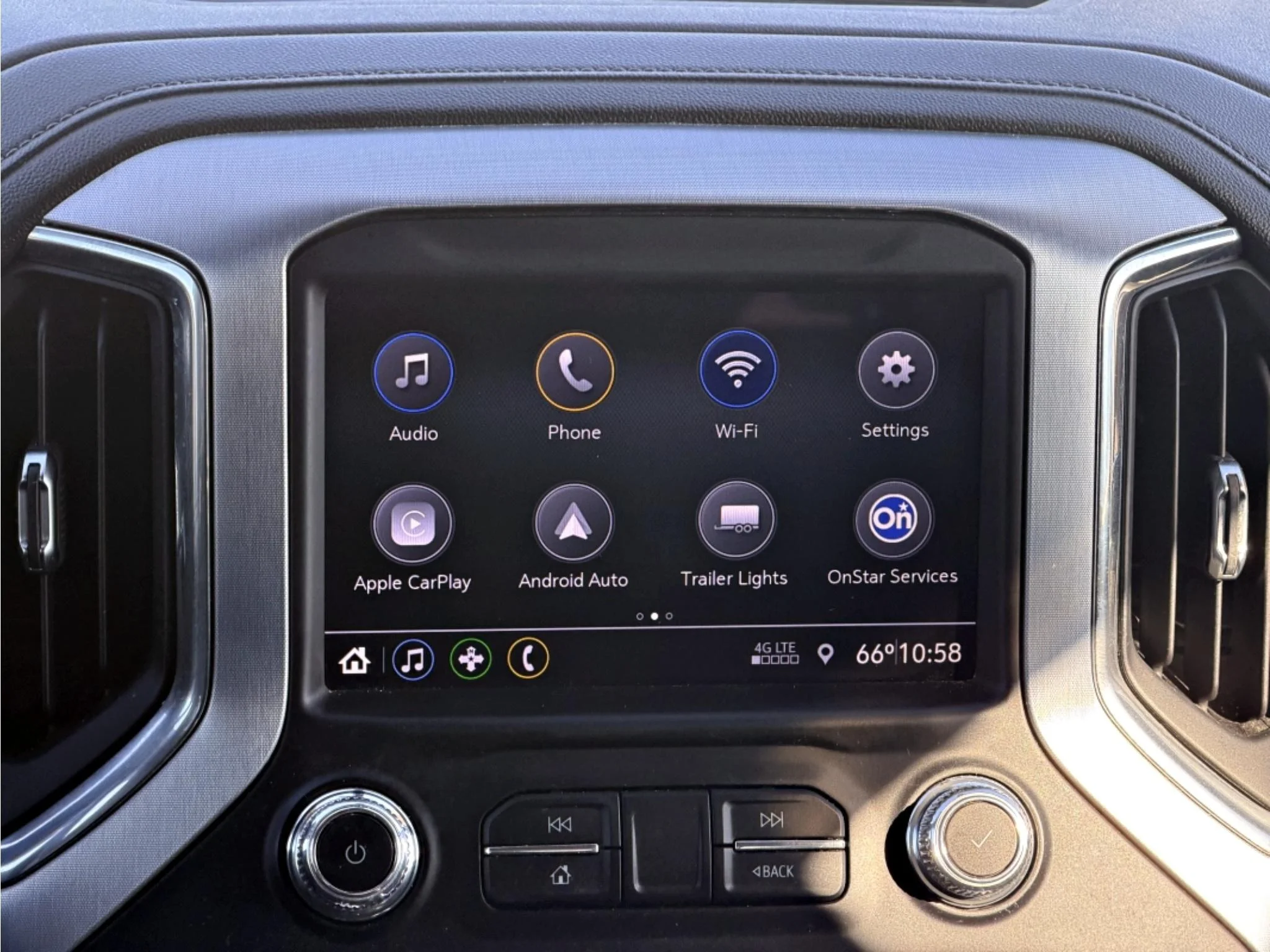 Used 2022 Pacific Blue Metallic GMC Elevation image 9