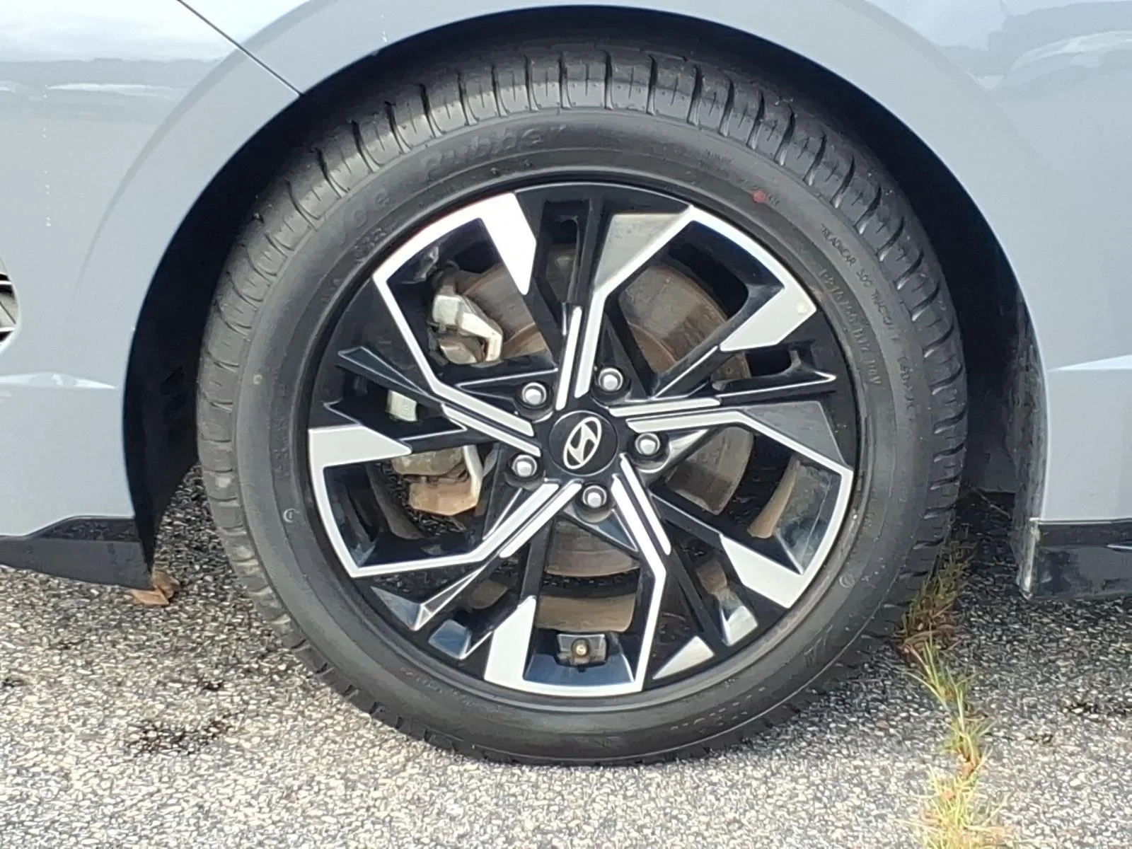 Used 2024 Transmission Blue Hyundai SEL image 4