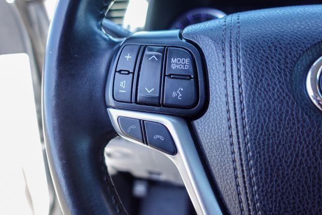Certified Used 2019 Silver Toyota XLE image 15