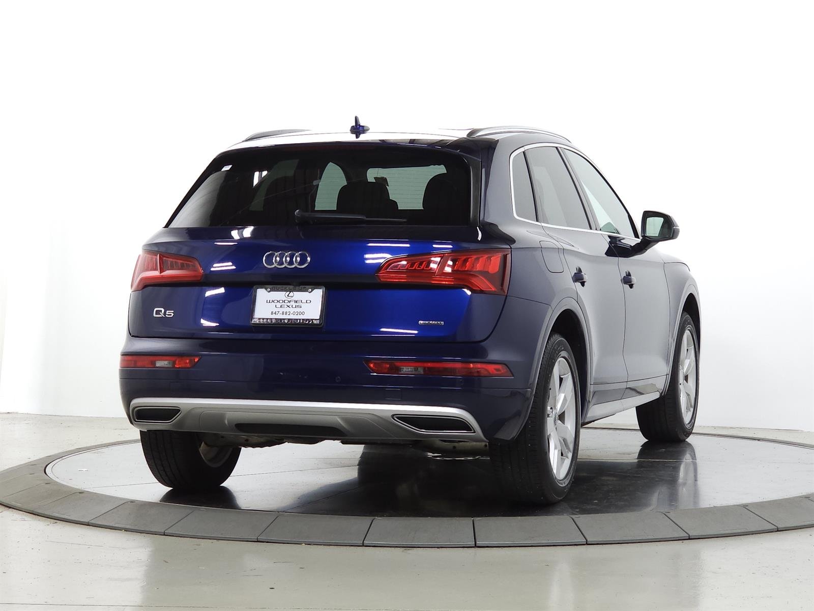 Used 2019 Blue Audi quattro Premium Plus 45 TFSI image 9