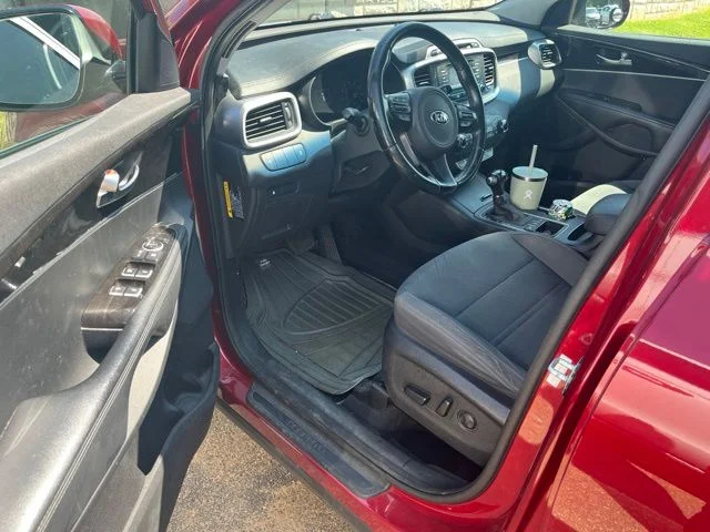 Used 2016 Red Kia LX image 5