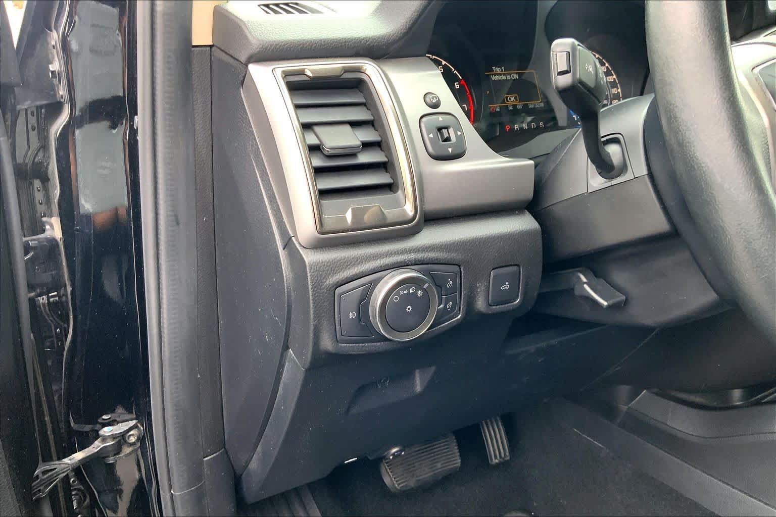 Used 2020 Shadow Black Ford XLT image 32