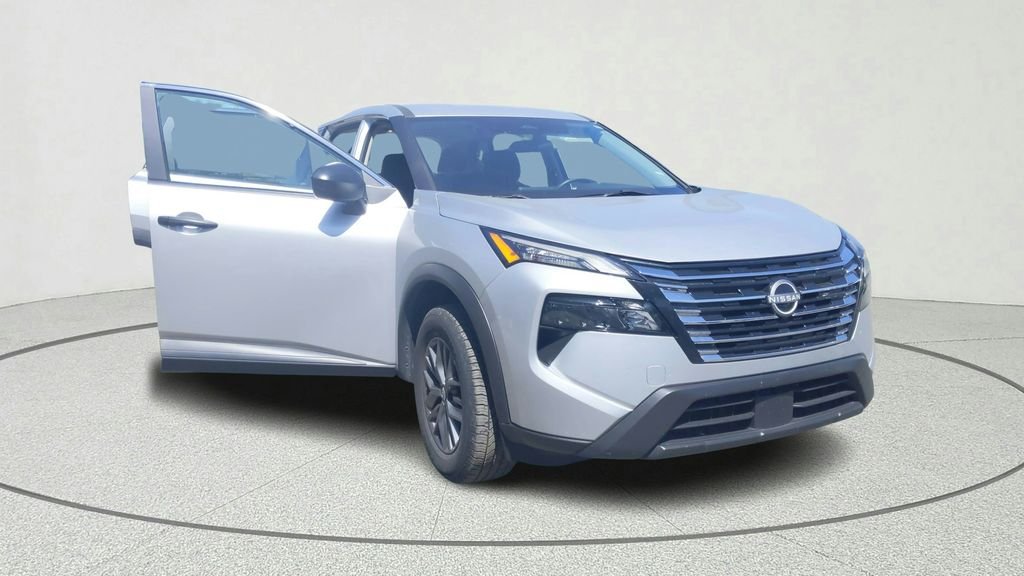 Used 2024 Silver Nissan S image 8