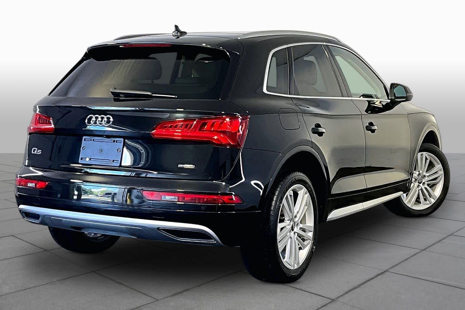 Used 2020 Mythos Black Metallic Audi Premium Plus image 13