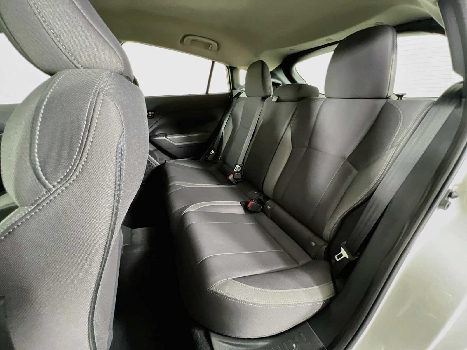 Used 2024 Crystal White Pearl Subaru  image 23