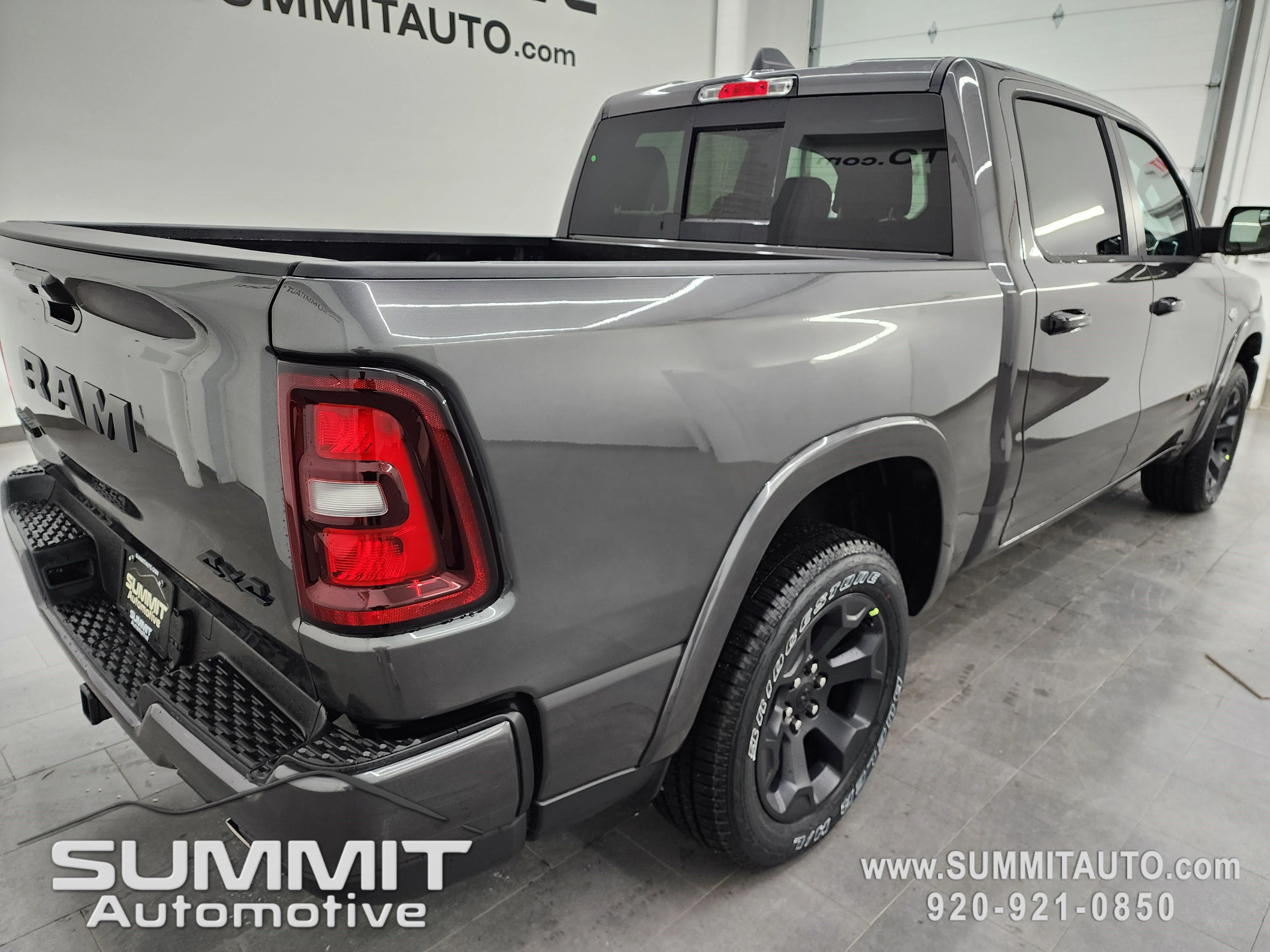 New 2026 Granite Crystal Metallic Clear-Coat Exterior Paint RAM Big Horn/Lone Star image 4