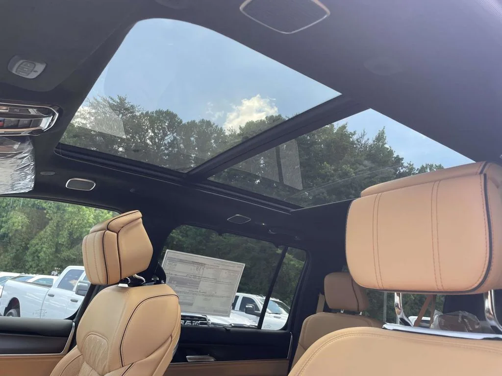 New 2026 High Gloss Black Jeep Summit Reserve image 29