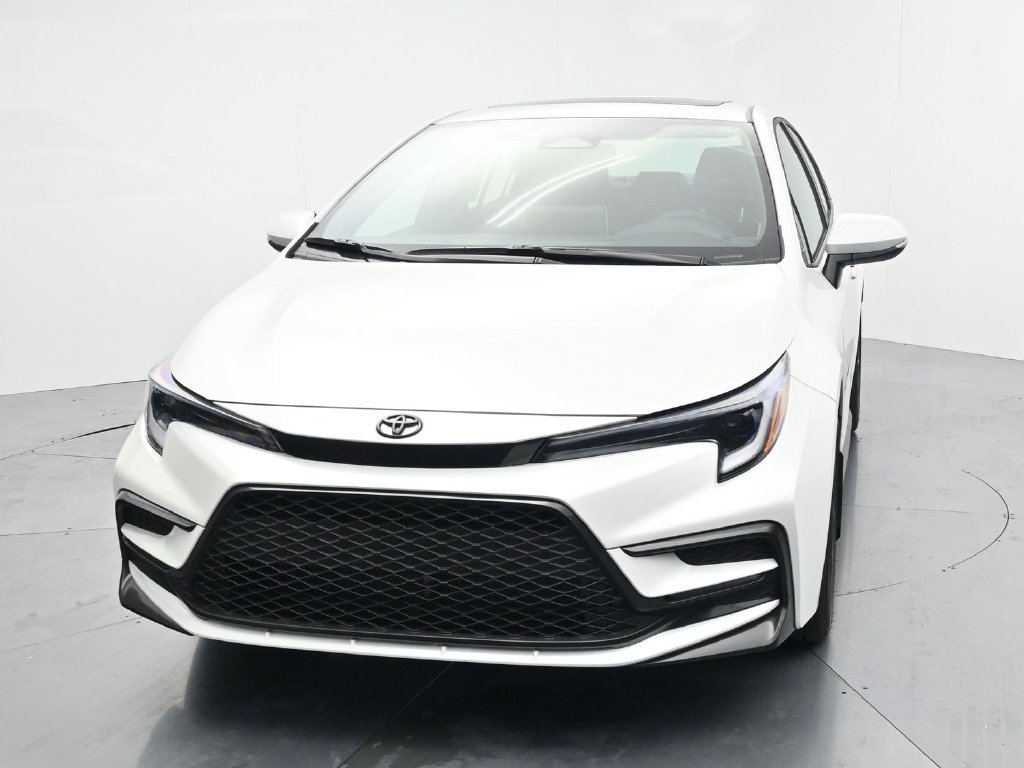 New 2026 Wind Chill Pearl <sup>1</sup> Toyota  XSE image 3