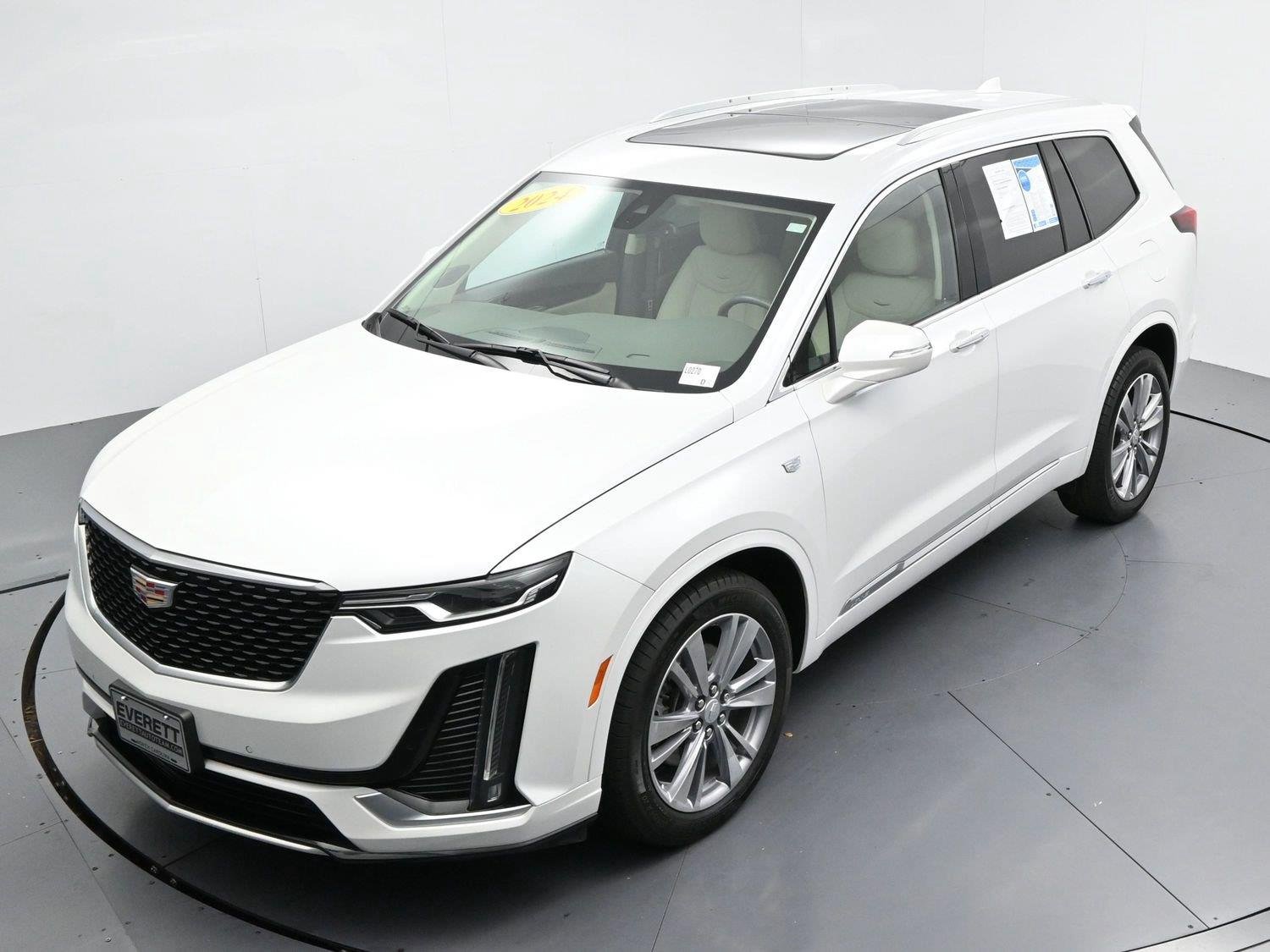 Used 2024 Crystal White Tricoat Cadillac Premium Luxury image 45