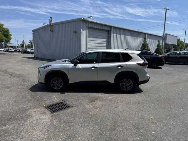 Used 2024 Silver Nissan S image 8