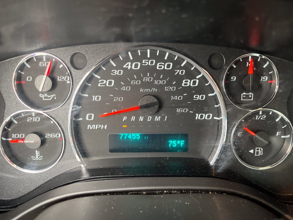 Used 2023 White GMC Work Van image 16