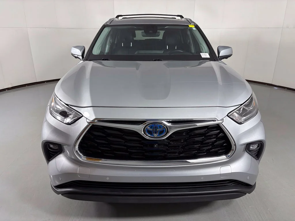 Used 2024 Silver Toyota Limited image 3