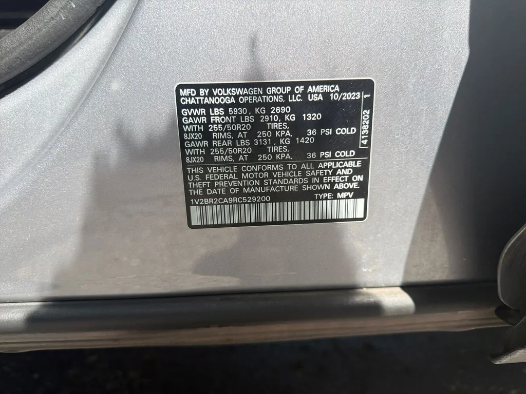 Used 2024 Silver Volkswagen 2.0T SEL image 35