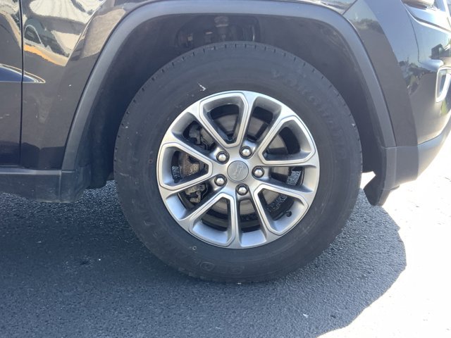 Used 2015 Brilliant Black Crystal Pearlcoat Jeep Limited image 18
