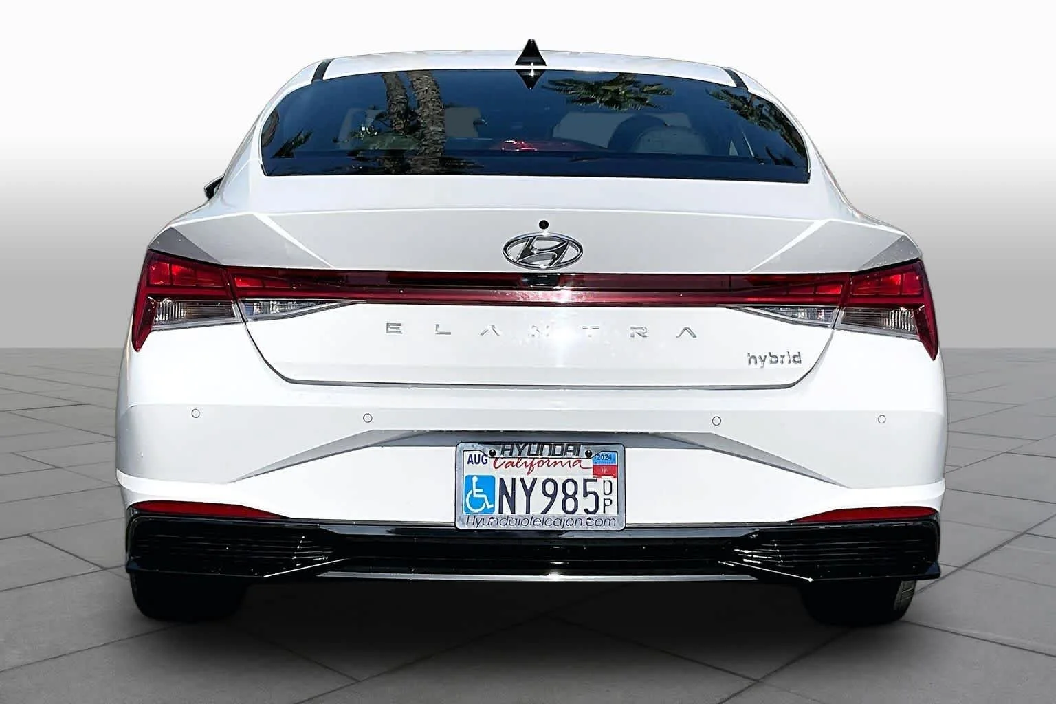 Used 2023 Lunar White Hyundai Limited image 4