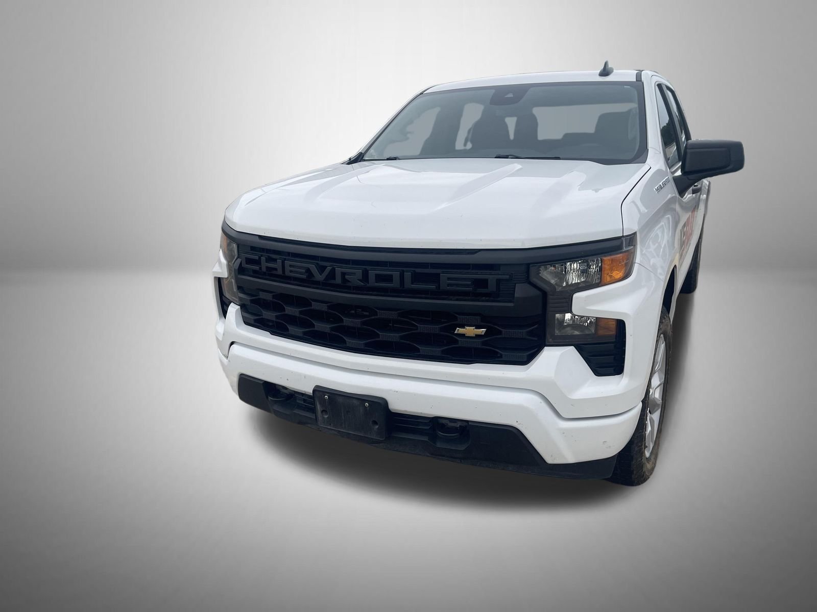 Used 2022 Summit White Chevrolet Custom image 2