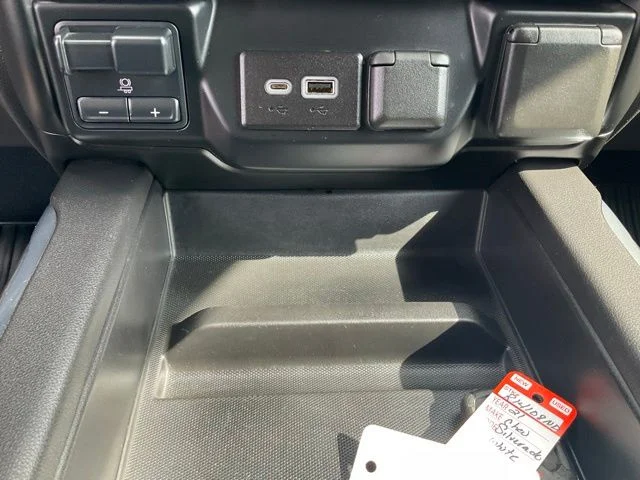 Used 2021 White Chevrolet LTZ image 19