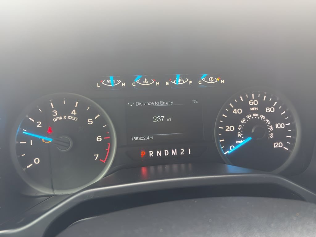 Used 2015 Gray Ford XLT image 25