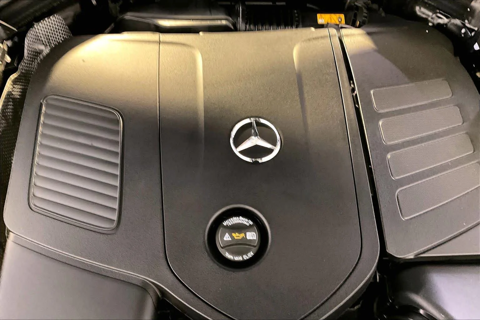 New 2027 Graphite Grey Metallic Mercedes-Benz GLC 300 image 15