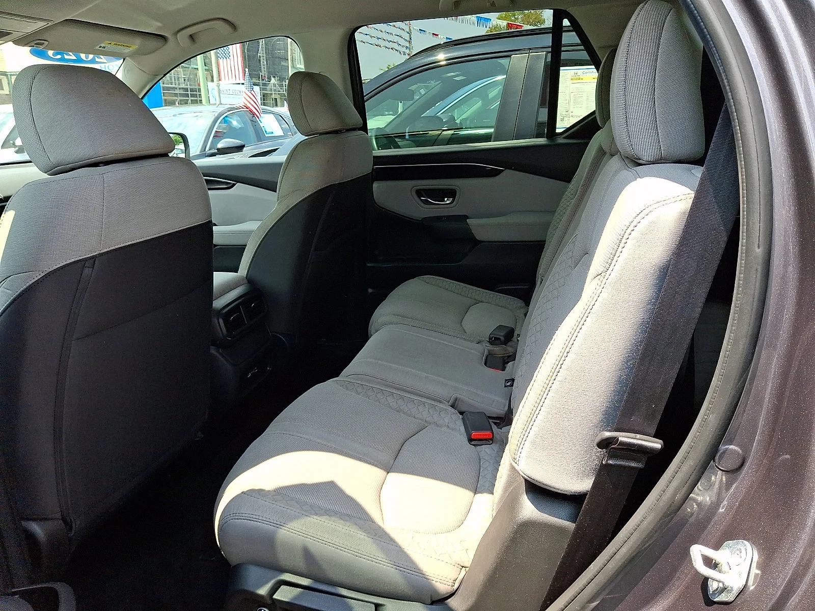 2023 Honda Pilot LX - Photo 8