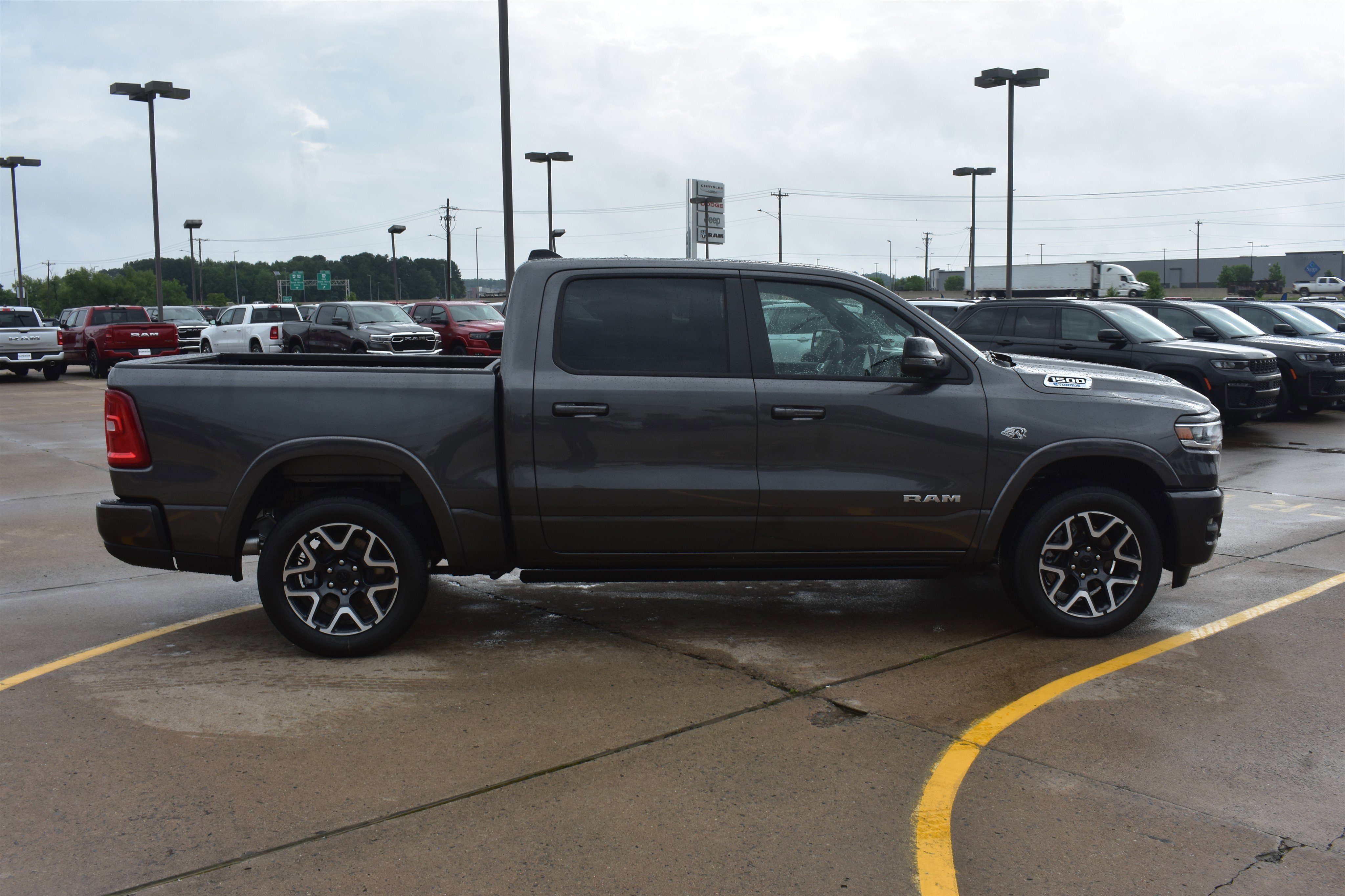 New 2026 Granite Crystal Metallic Clear-Coat Exterior Paint RAM Laramie image 4