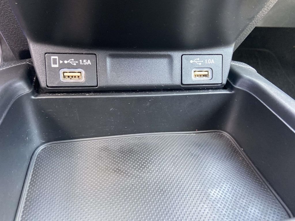 Used 2022 Silver Honda EX-L image 25