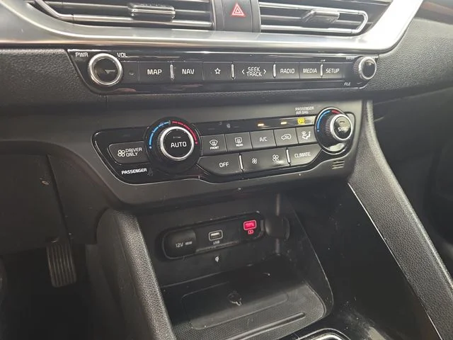 Used 2020 Snow White Pearl Kia EX Premium image 23