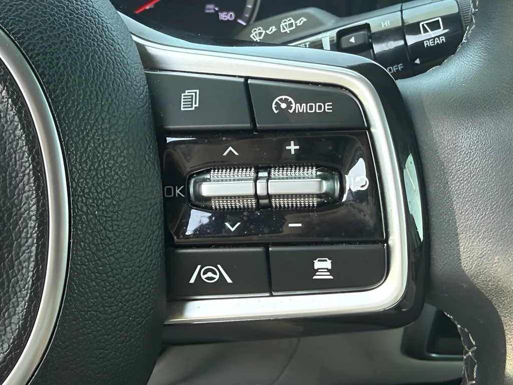 Used 2022 Gray Kia EX image 18