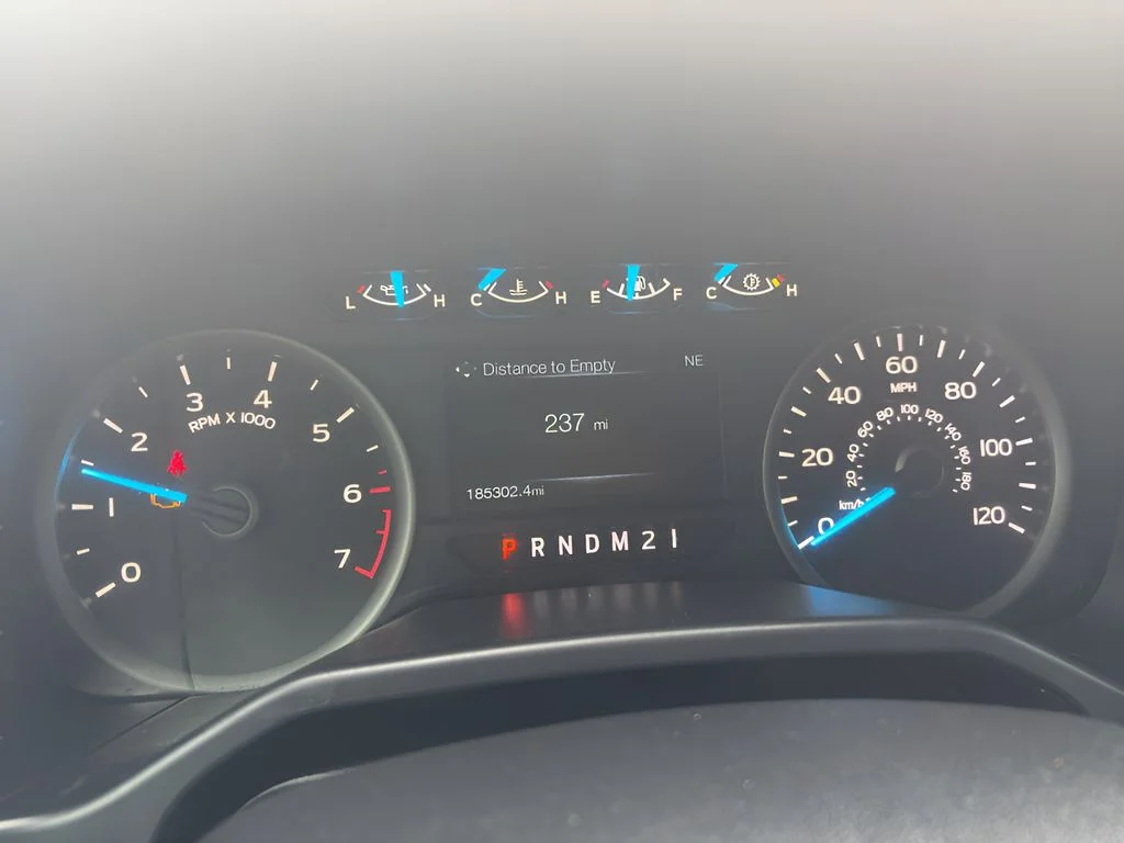 Used 2015 Gray Ford XLT image 25