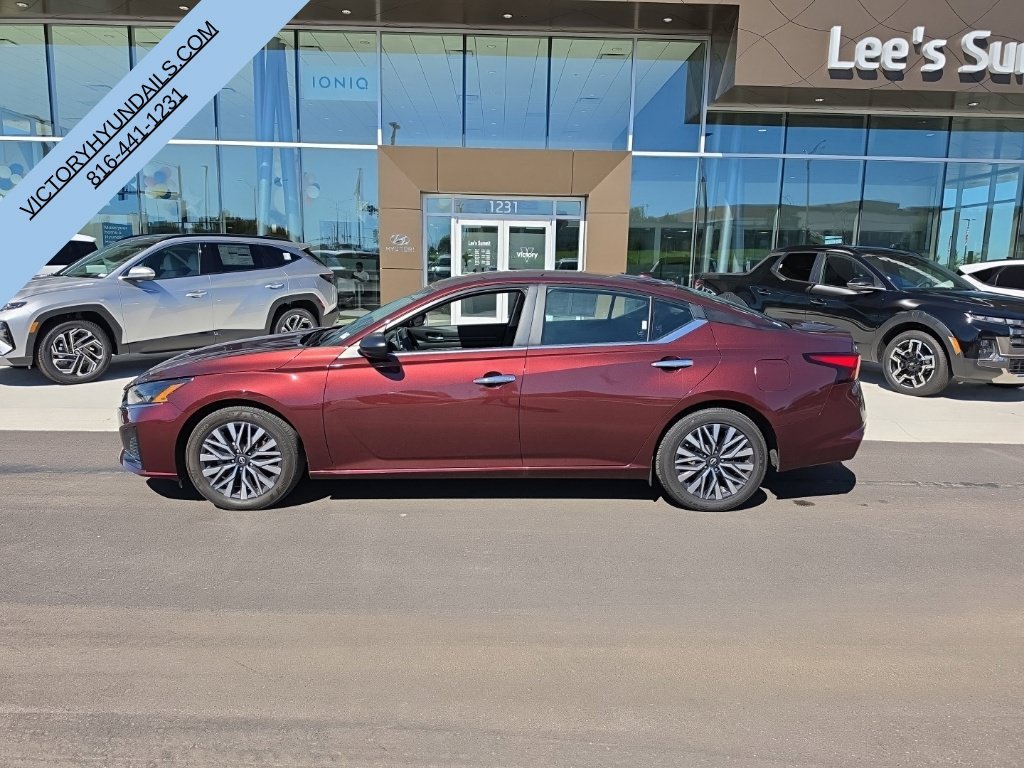 Used 2025 Nissan Altima SV with VIN 1N4BL4DV9SN310253 for sale in Kansas City
