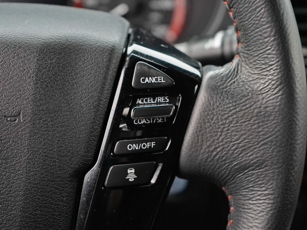 Used 2022 Red Alert Nissan PRO-X image 17