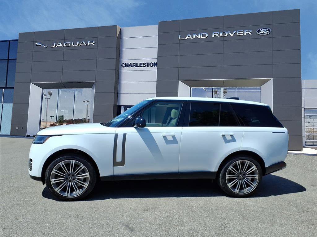 Certified Used 2025 Ostuni Pearl White Premium Metallic Land Rover SE image 2
