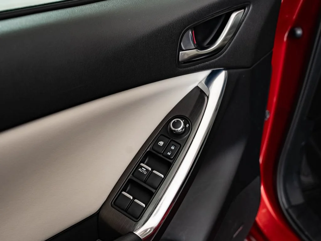 Used 2016 Soul Red Metallic Mazda Grand Touring image 25
