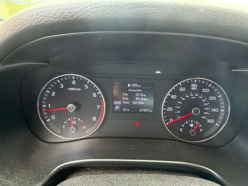 Used 2021 Snow White Pearl Kia LXS image 8