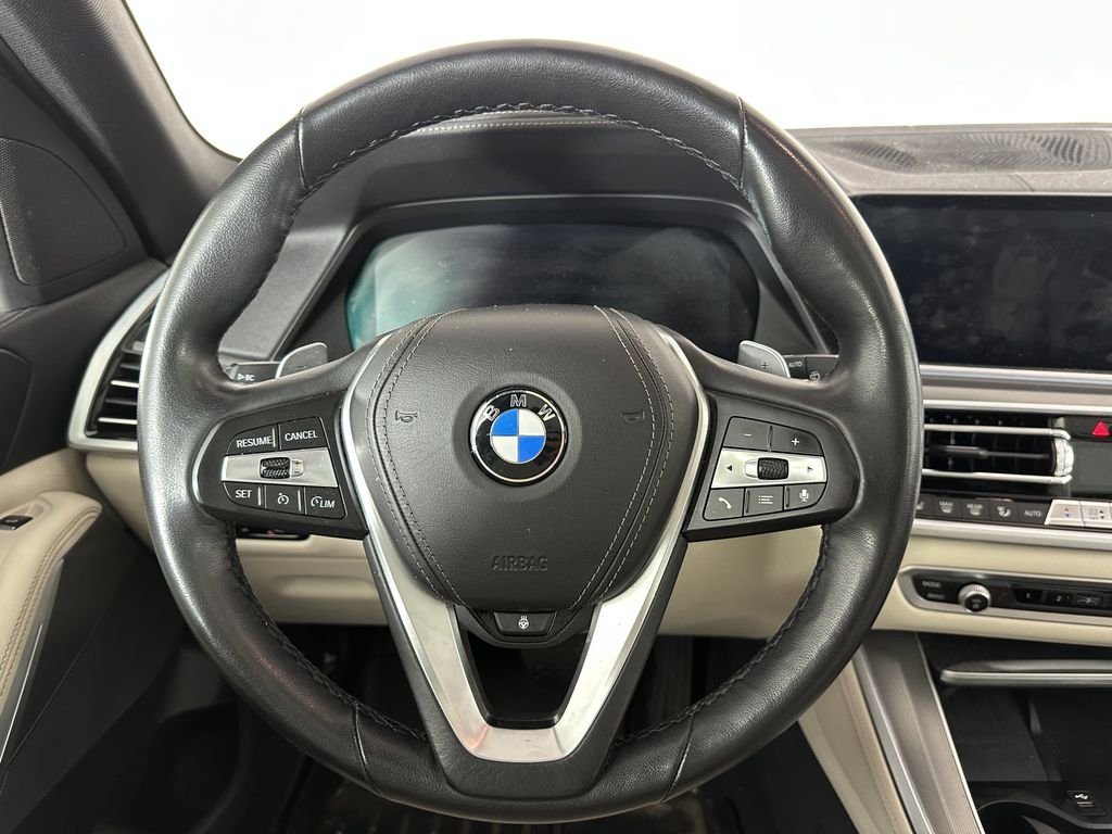 Used 2021 White BMW xDrive40i image 8