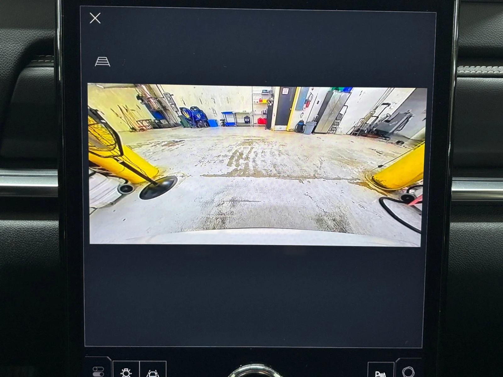 Used 2026 Summit White GMC AWD Elevation image 21