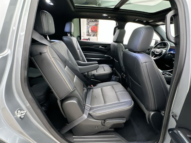 2025 Chevrolet Traverse High Country - Photo 17