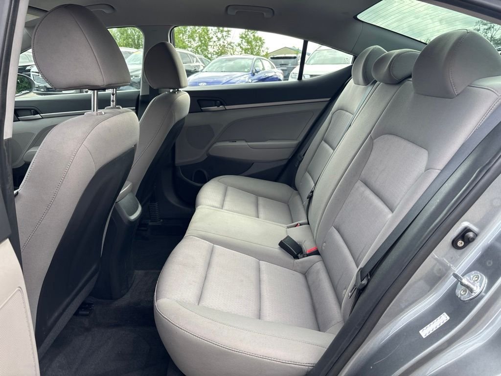 Used 2018 Gray Hyundai SE image 25