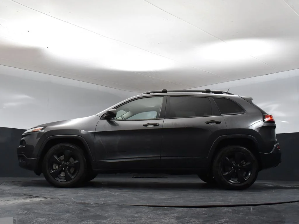 Used 2016 Gray Jeep Sport image 9