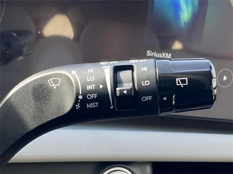 Used 2025 Serenity White Pearl Hyundai SE image 21