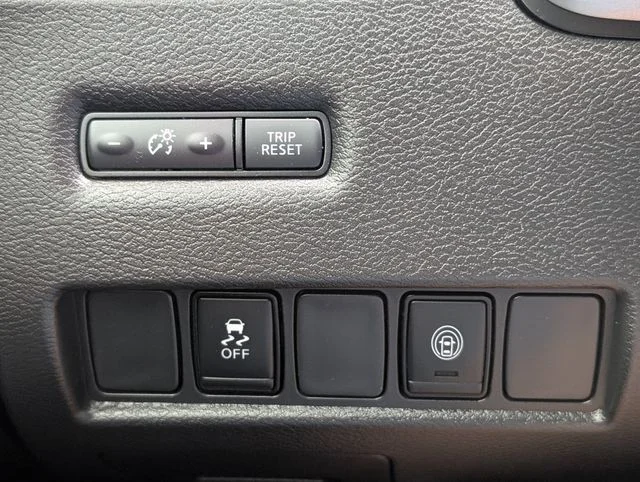Used 2024 Gray Nissan SV image 20