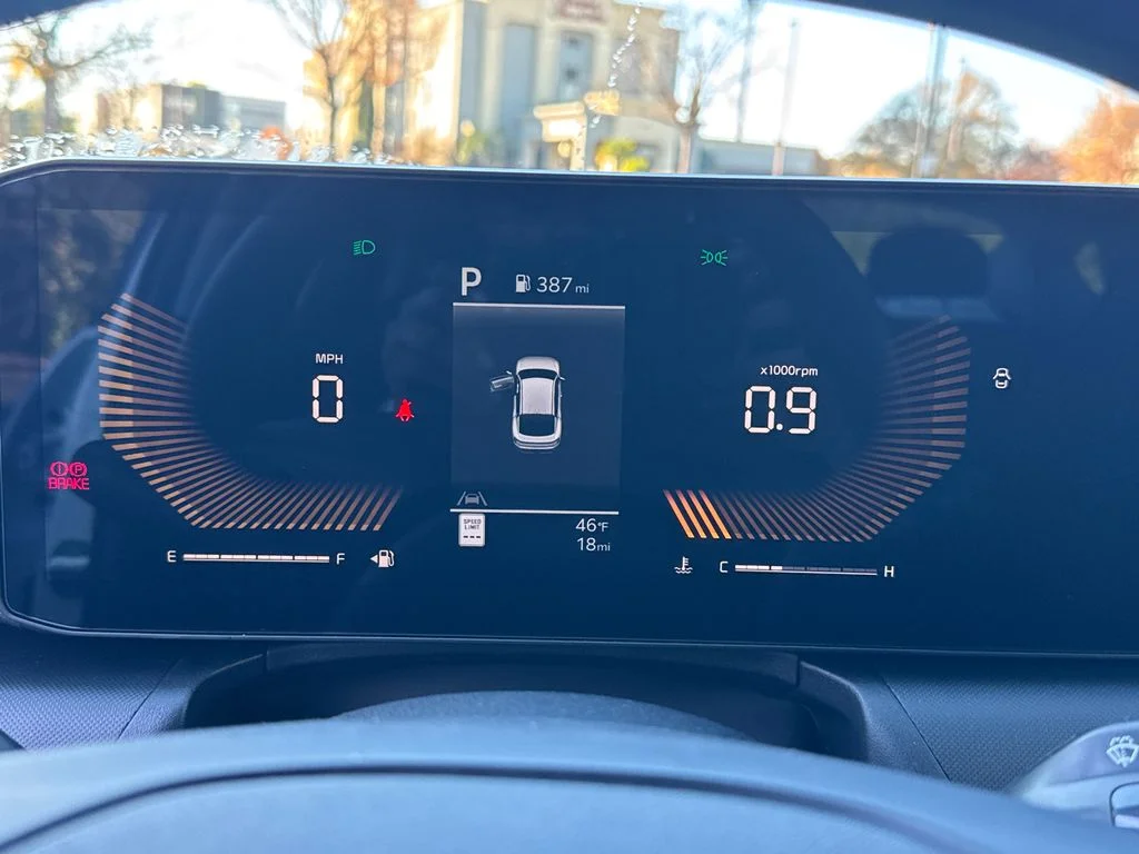 New 2025 White Kia LXS image 26