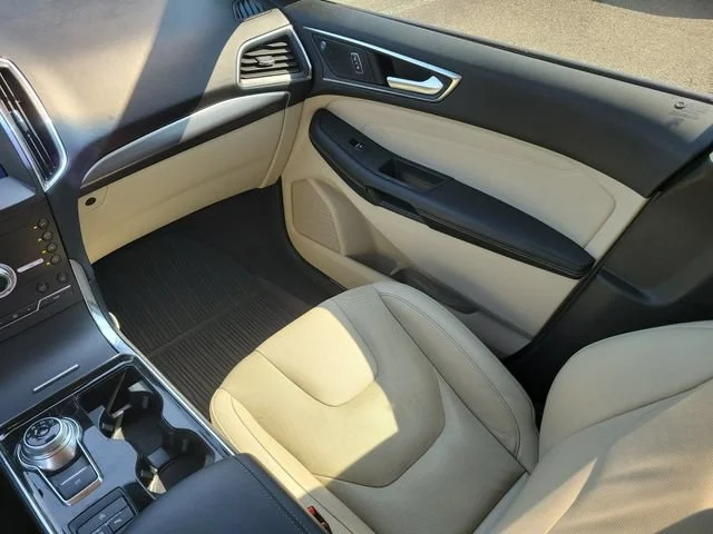 2020 Ford Edge Titanium - Photo 11