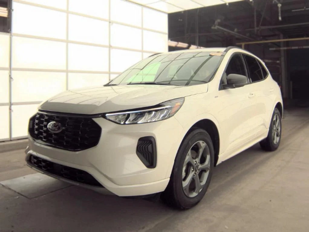 Used 2024 White Metallic Ford ST-Line image 2