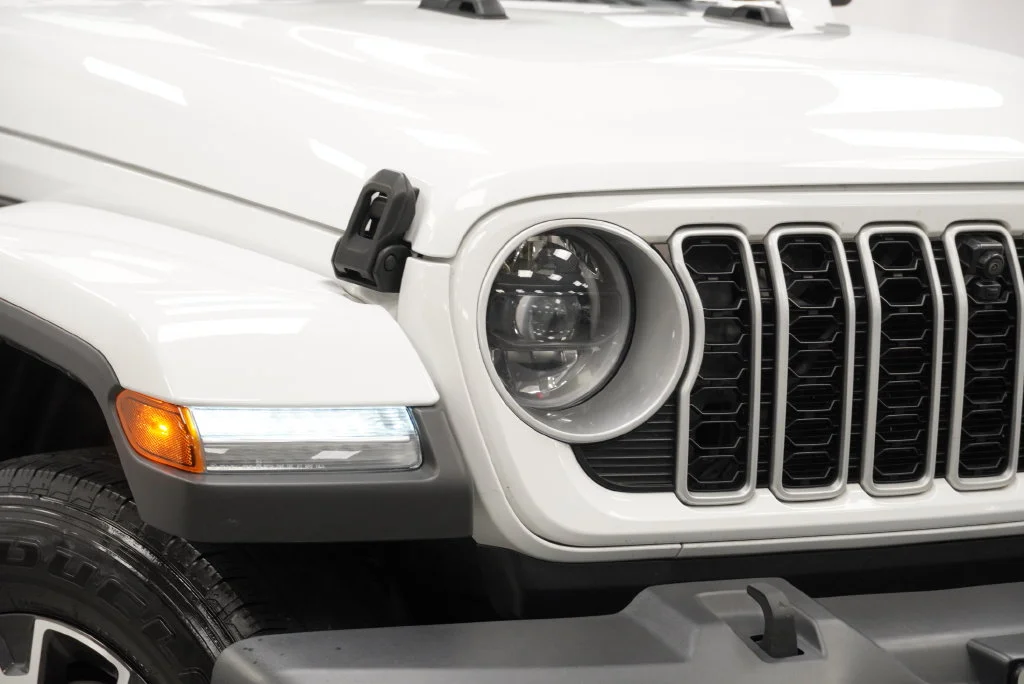 Used 2024 White Jeep Sahara image 10