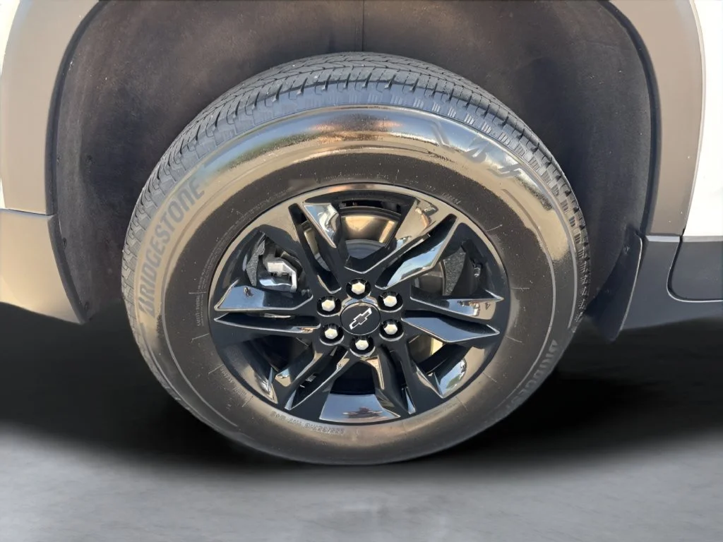 Used 2023 Summit White Chevrolet LT Leather image 35