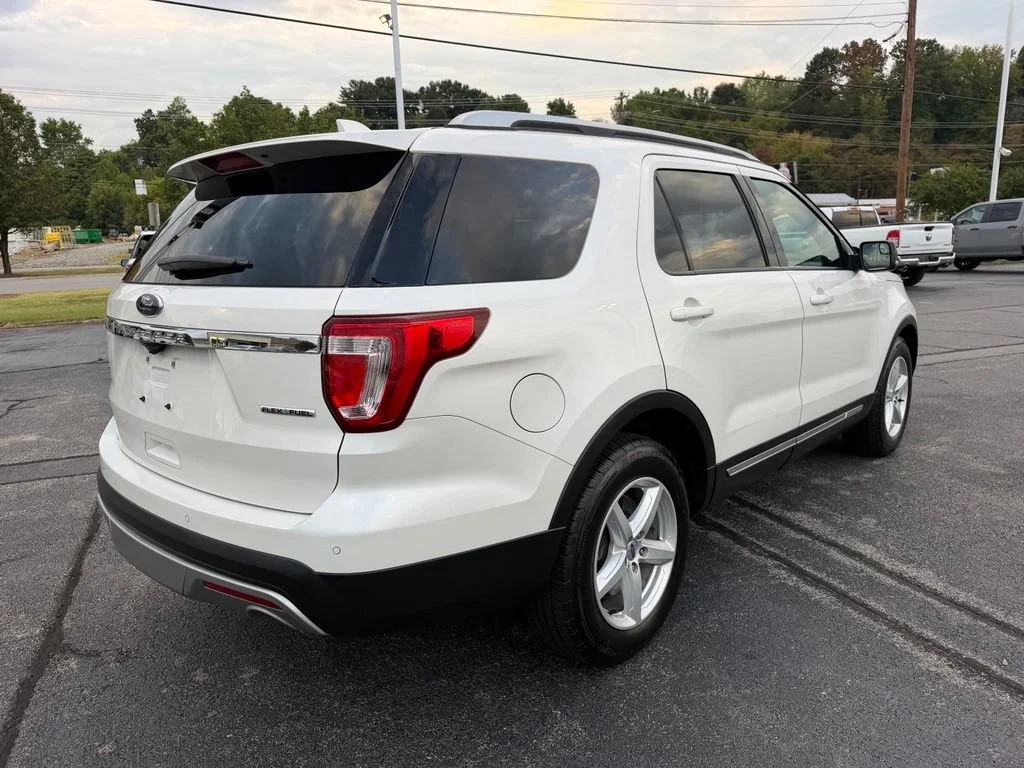 Used 2016 White Ford XLT image 8