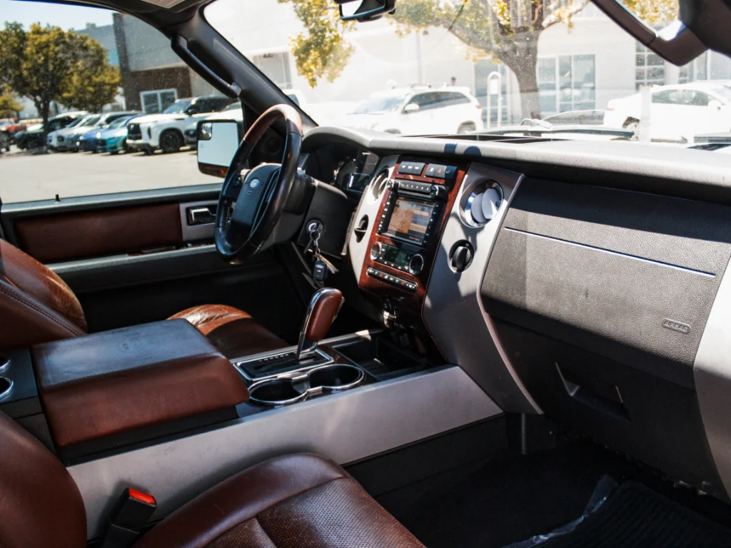 Used 2013 White Platinum Metallic Tri-Coat Ford King Ranch image 35