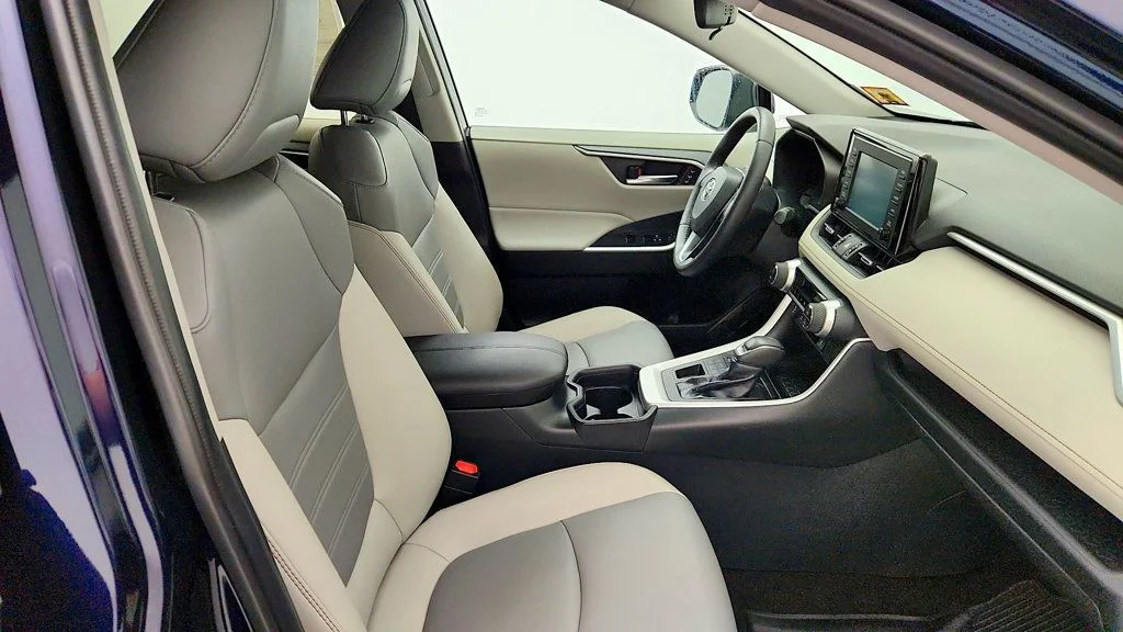 Used 2019 Blueprint Toyota XLE Premium AWD w/ Cold Weather Pkg image 24